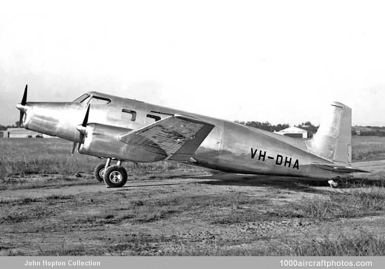 de Havilland Australia DHA-3 Drover 1