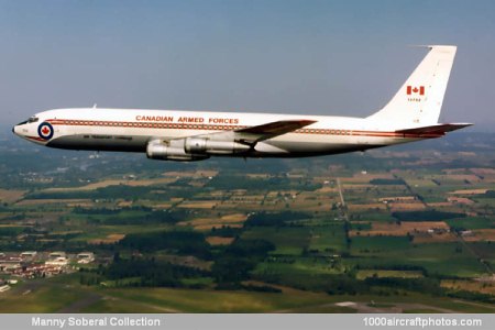 Boeing 707-347C CC-137