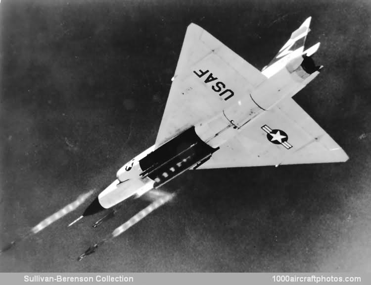 Convair 8-10 F-102A Delta Dagger